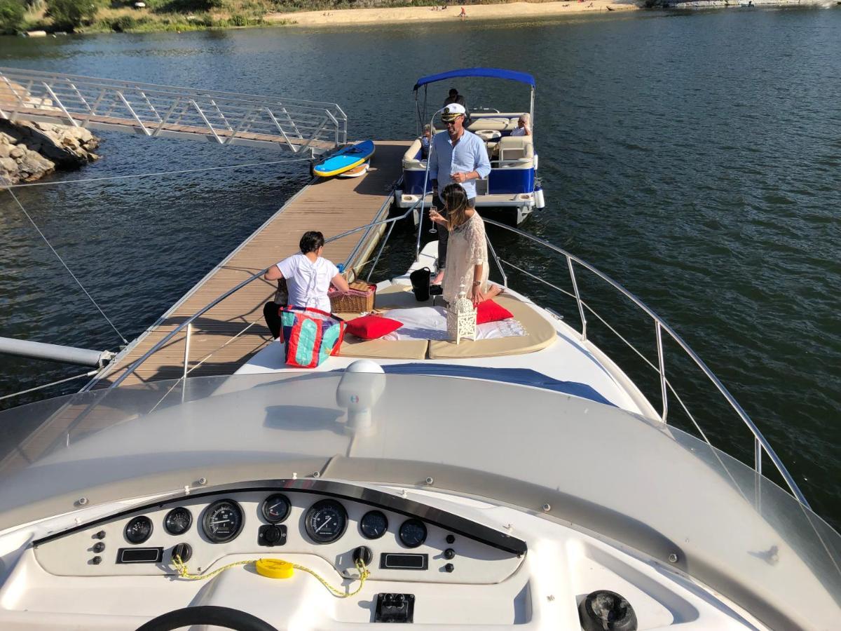 AQUADOURO Yacht RADAMES - Sleep Boat Experience Hotel Castelo de Paiva Buitenkant foto