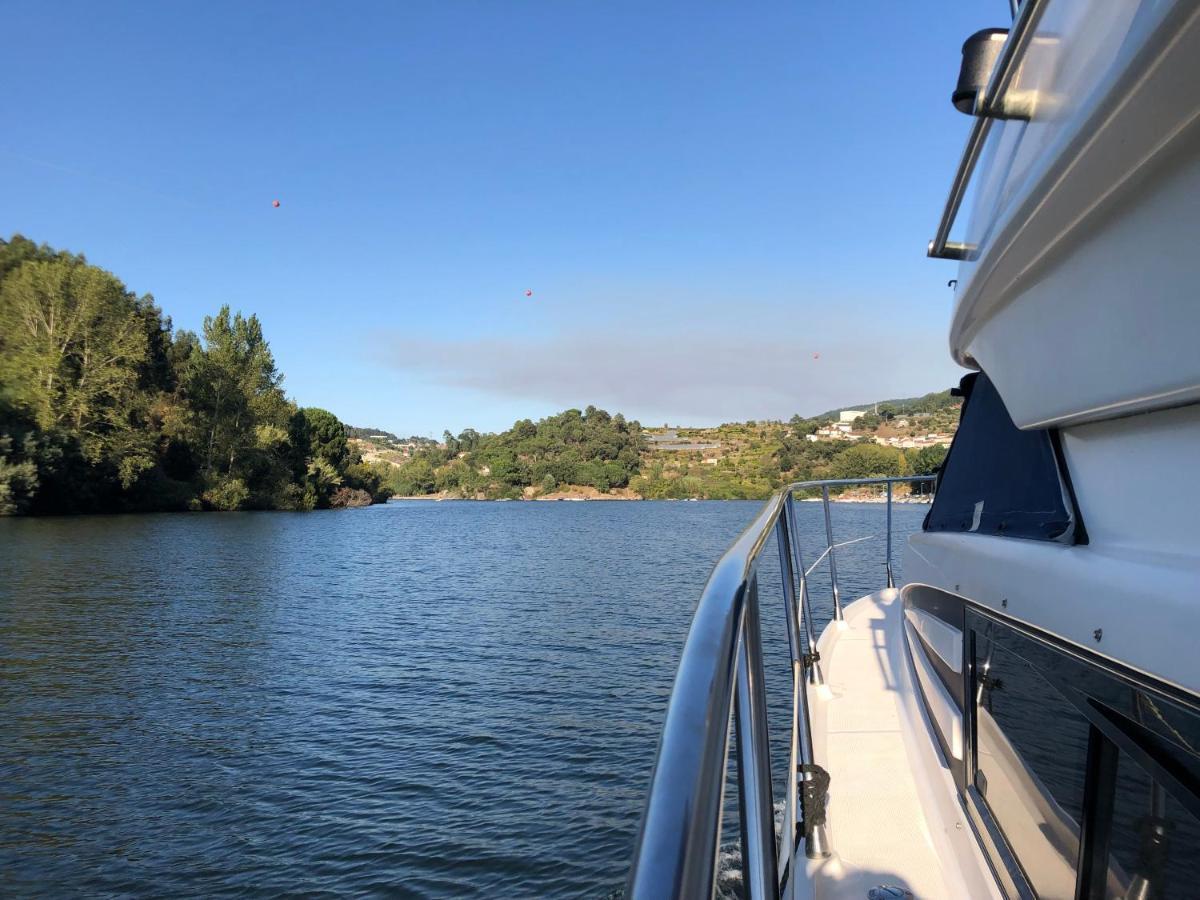AQUADOURO Yacht RADAMES - Sleep Boat Experience Hotel Castelo de Paiva Buitenkant foto
